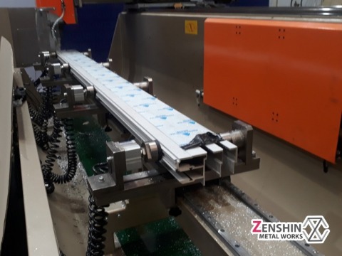 โรงงานเฟรมอลูมิเนียม